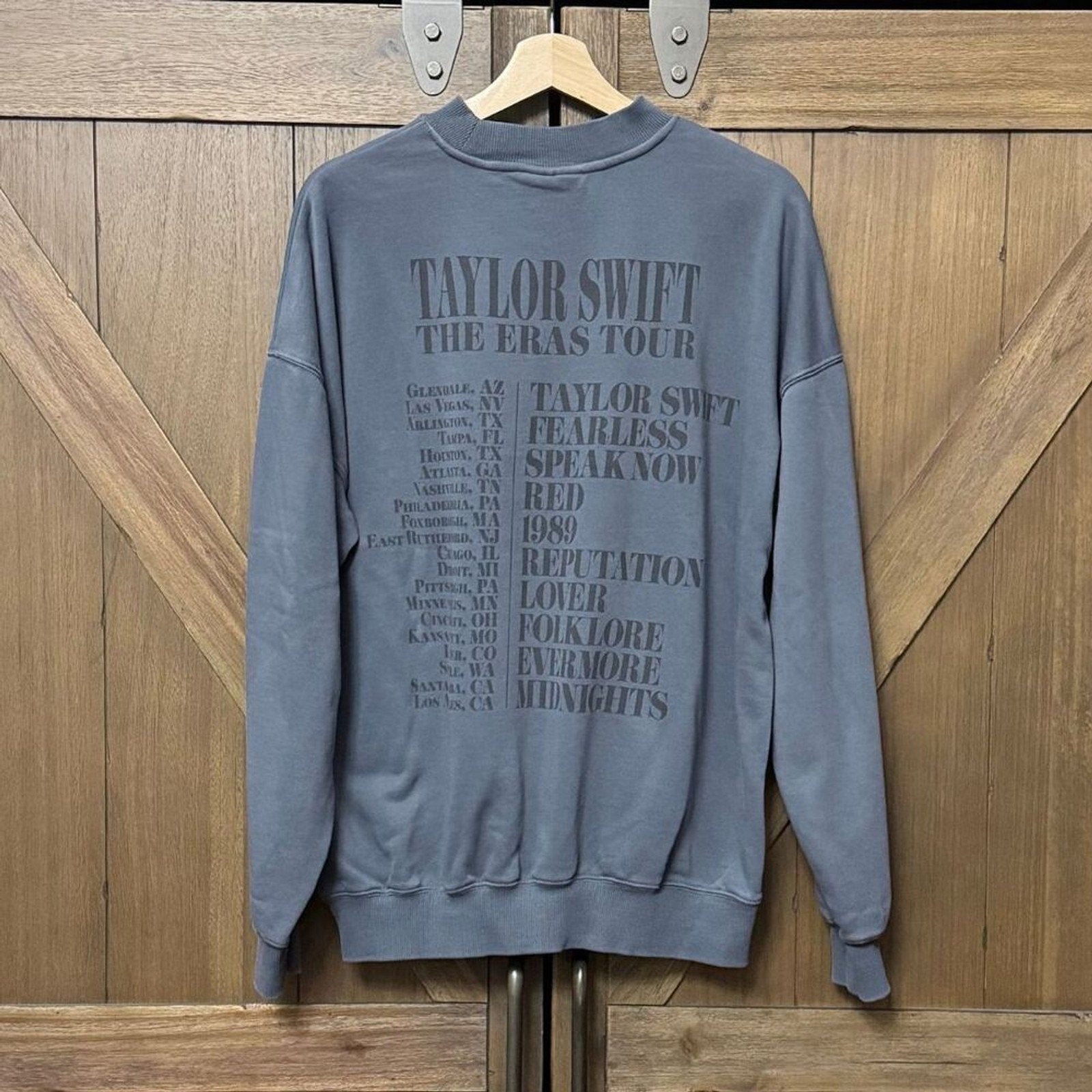 NEW The Eras Tour Blue Crewneck Taylor Swift size Medium *Flaw 2023 Sweatshirt