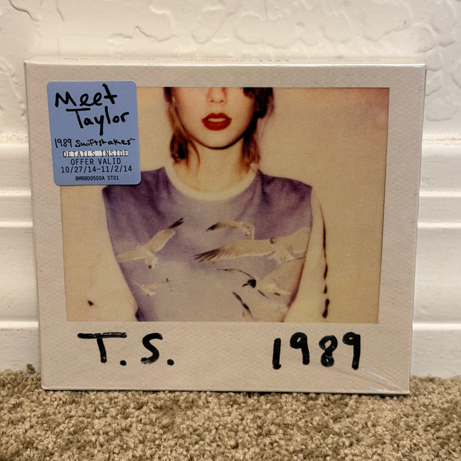 Taylor Swift 1989 CD SEALED with Slipcover and Set Of 13 Photo Polaroids 2014